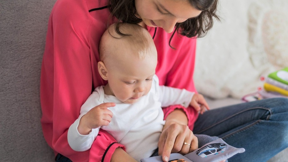 Domodossola, in biblioteca un incontro di letture per bebè e neo mamme